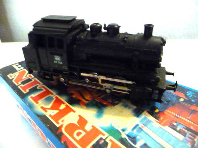 3000 MÄRKLIN HO- Tenderlokomotief/Loco à vapeur CM800 (E2100456)