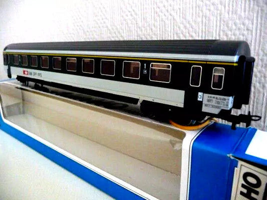 4123 MÄRKLIN HO–Zwitserse personenrijtuig/Suisse voiture passagier SBB(E250009)