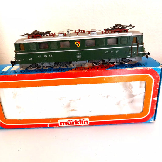 3050 MÄRKLIN HO- Zwitserse E-Lok BR111/Suisse E-Loco BR111 SBB OVP (E2500582)