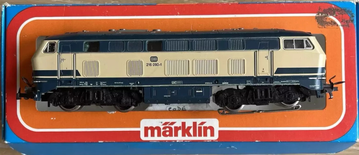 3074 MÄRKLIN HO- Diesellokomotief BR216/Diesellocomotive (E2400208)