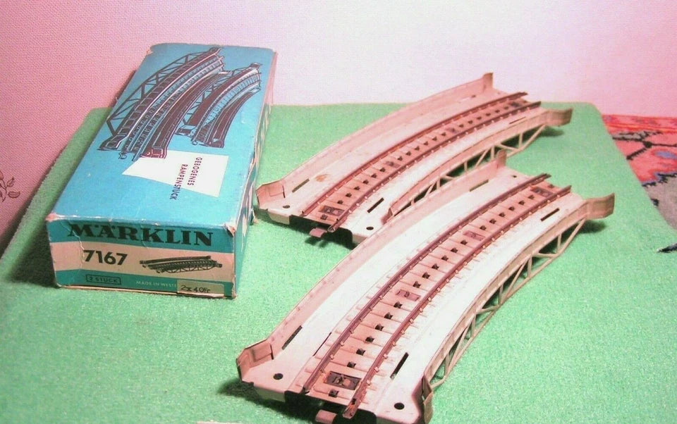 7167 MARKLIN HO- 2 x - GEBOGEN BRUGOPRIT/RAMPE D'ACCES COURBE MAERKLIN(B2600187)